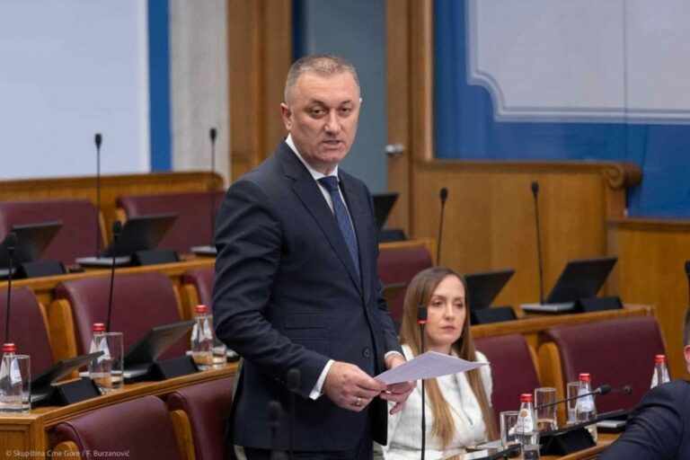 Gutić: Povećanje svih penzija za 40 eura ugrozilo bi njihovu redovnu isplatu, i dugoročnu makroekonomsku stabilnost Crne Gore