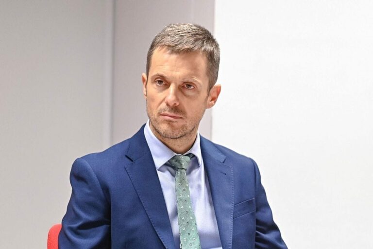 Mujović: Prioriteti izgradnja kolektora i rješavanje saobraćajnog haosa