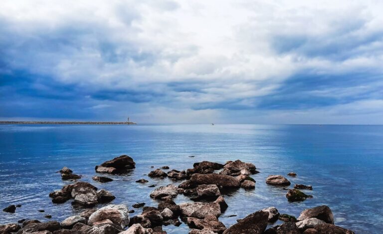 Pretežno oblačno, tokom noći kiša