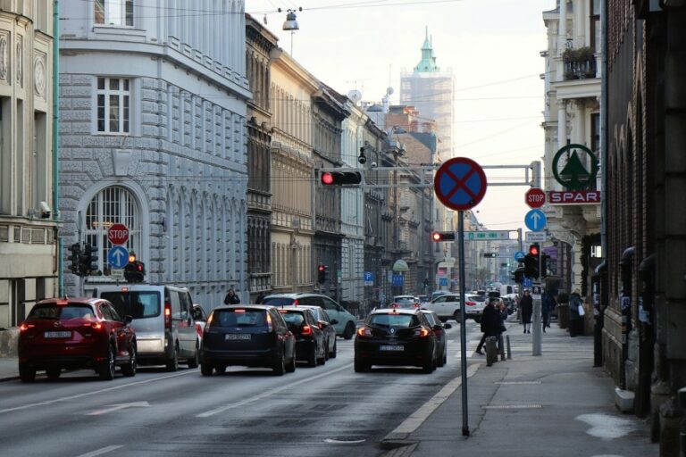 Hrvatska donijela odluku o zabrani korišćenja mobilnih telefona u svim osnovnim školama