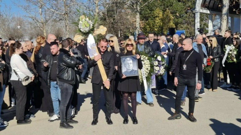 Saša Popović sahranjen uz pjesmu Zvonka Bogdana