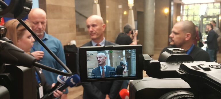 Laković: Može biti da NSD igra dvostruku igru, pratimo njihovo ponašanje