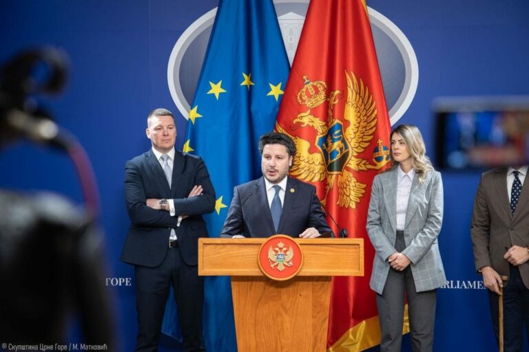 URA: PES povukao odluku da se smanje naknade za partije