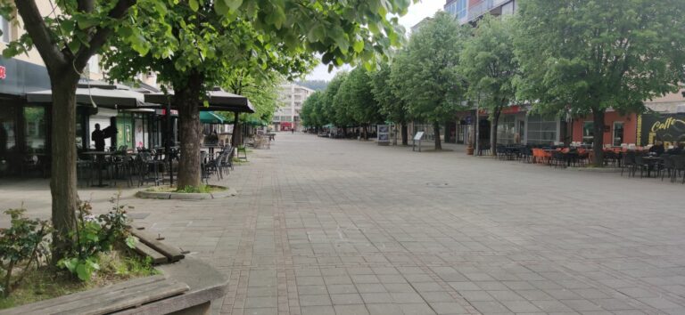 Oblačno vrijeme, povremena kiša