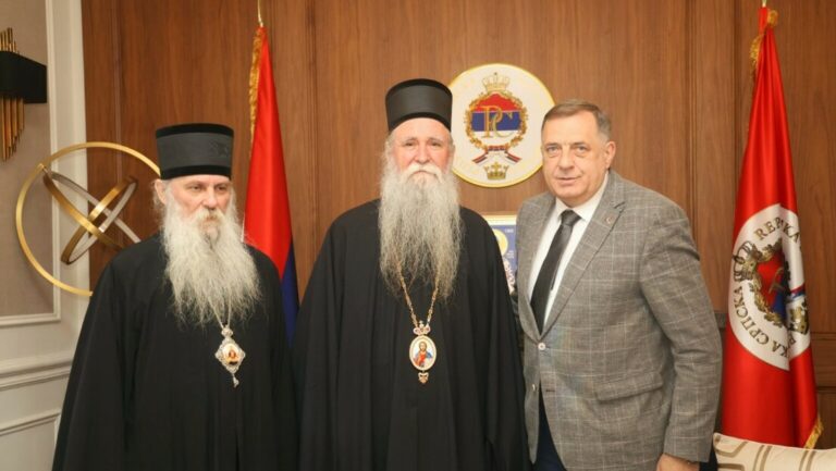 Dodik sa mitropolitom Joanikijem: SPC ima značajnu ulogu u očuvanju srpskog nacionalnog identiteta