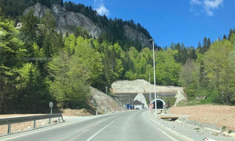 Stanje na putevima: Radovi na više dionica
