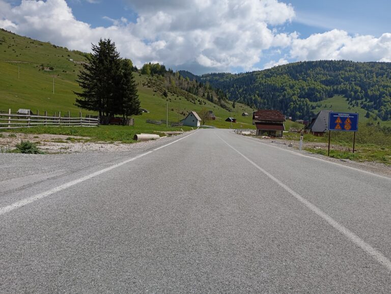 Stanje na putevima: Povoljni uslovi za vožnju