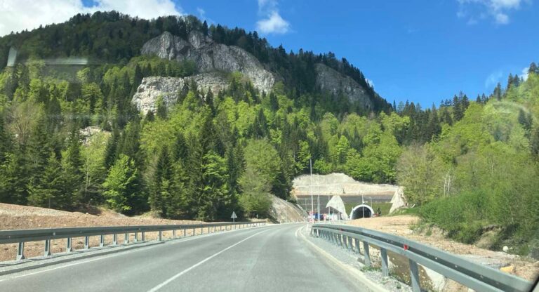 Stanje na putevima: Radovi na više dionica
