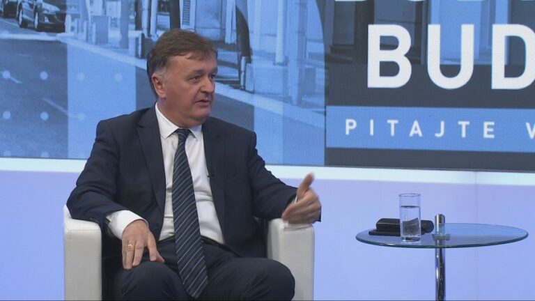 Aleksić: Strahujem da u Crnoj Gori ima više od 20.000 lažnih diploma