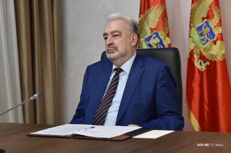 Krivokapić: U pamet se političari, tender mora biti poništen