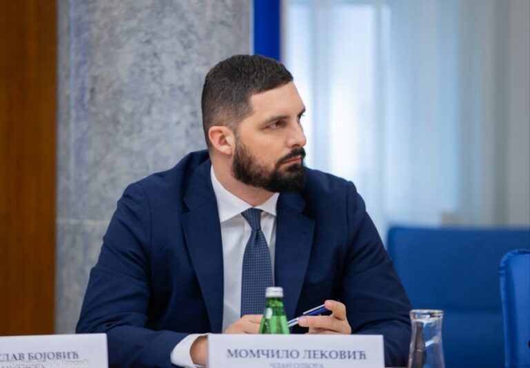 Leković: Čast je biti na spisku onih koje tuže Đukanovići!