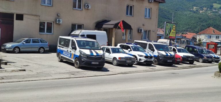 Berane: Krivične prijave protiv člana OKG i još jedne osobe zbog ilegalnog posjedovanja puške, tri pištolja i 57 komada municije