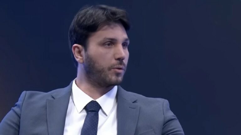 Otašević: “Lovim teroriste” kad kritikujem i otkrivam ko svoje džepove puni novcem građana