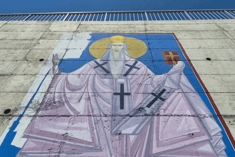 Nikšić svom zaštitniku: Urađen prvi mural Svetom Vasiliju Ostroškom