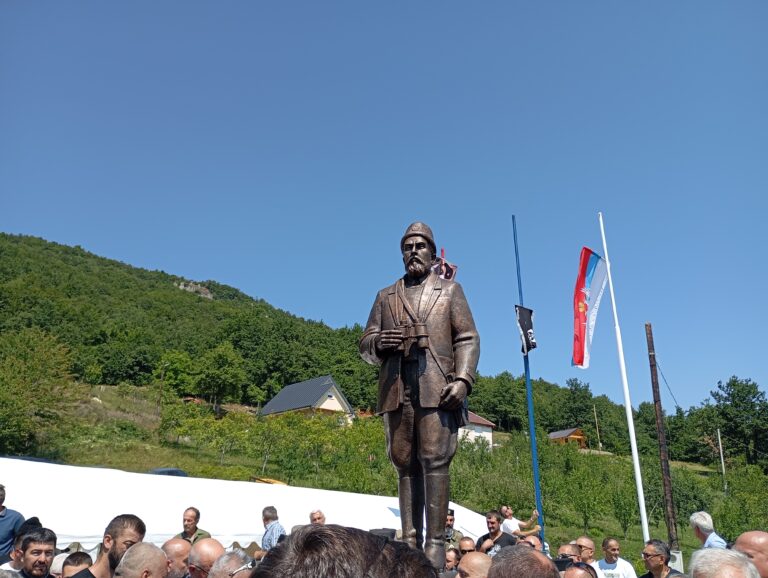 Vanraspravno vijeće Osnovnog suda u Beranama: Spomenik Đurišiću biće privremeno oduzet od starješine manastira Đurđevi stupovi