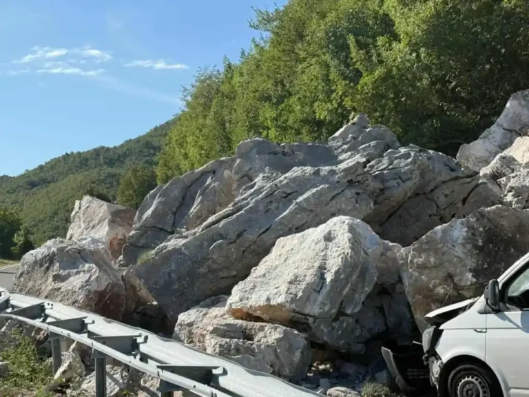 AMSCG: Saobraćaj i dalje obustavljen na putu Budva-Cetinje
