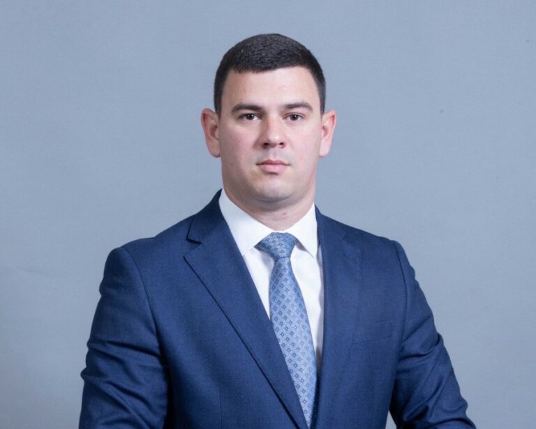 Jokić (DPS): Lutovac još jednom potvrdio da je beskičmenjak, zadovoljstvo nam je što više nije naš glasač