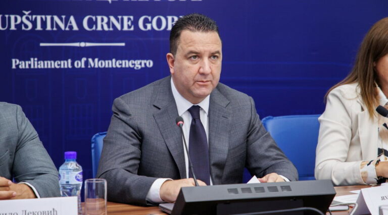 Eraković: Skandal-ministri bježe od odgovornosti, zdravstveni sistem u kolapsu