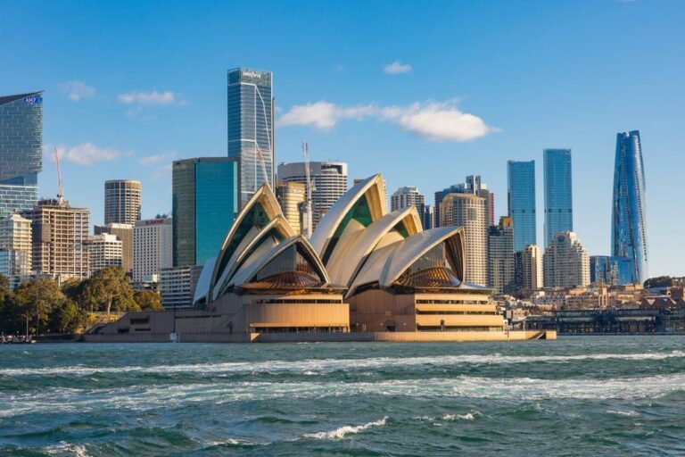 Australija: Svi mlađi od 16 godina ostali bez društvenih mreža