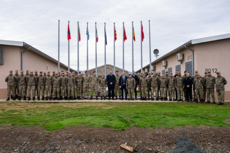 Krapović u posjeti NATO isturenim kopnenim snagama u Bugarskoj