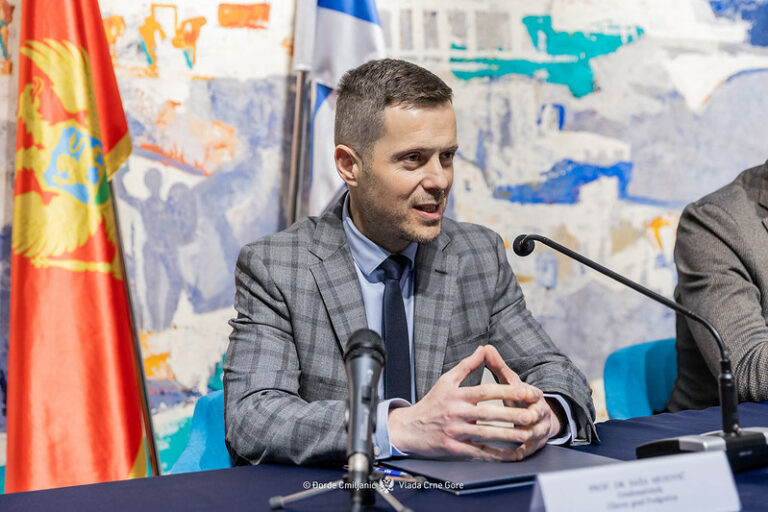 Uhapšena jedna osoba koja je omalovažavala i vrijeđala Mujovića