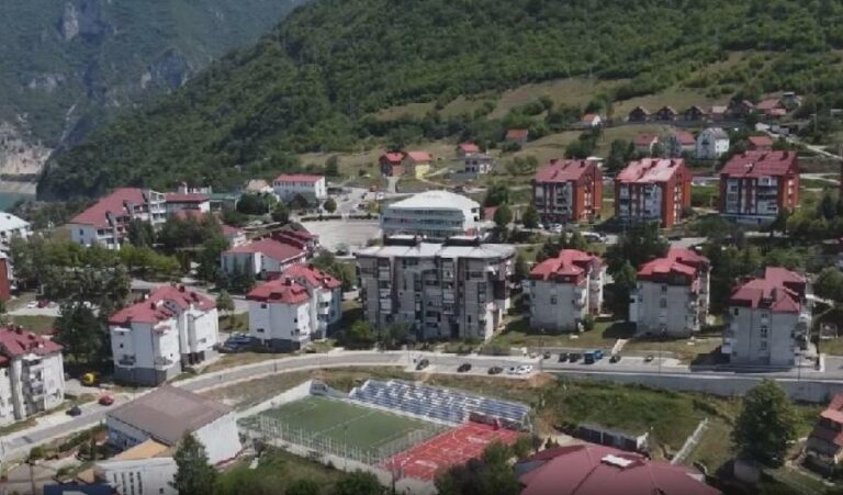 Plužine: Uhapšen osumnjičeni, odveo maloljetnika u stan, prijetio mu i nanio lake povrede