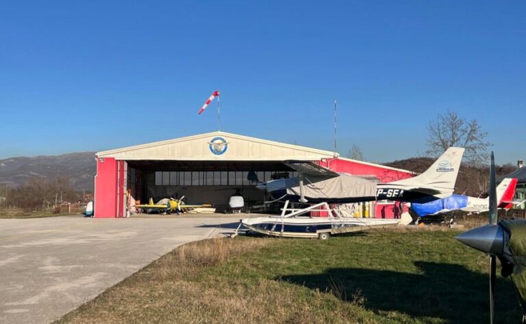 Na Kapinom Polju pala jedrilica, poginuo instruktor