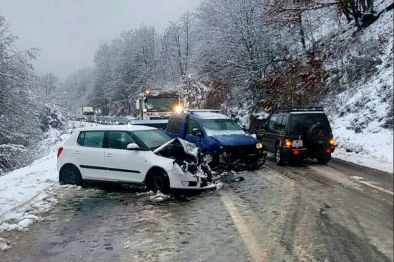 Sedmoro povrijeđenih u udesu na putu Bijelo Polje – Mojkovac