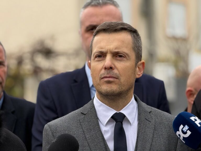 Mujović: Direktori iz redova DNP-a će morati da izaberu mene ili Kneževića