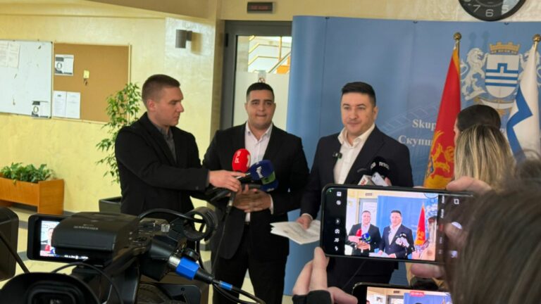 DAJKOVIĆ ODGOVORIO MUJOVIĆU: Traži podršku za kvorum od DPS-a i Duška Markovića
