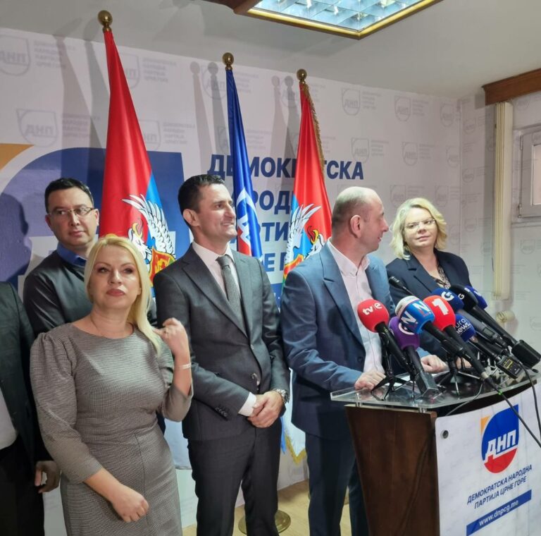 DNP: Mujović od juče suštinski nije više gradonačelnik Podgorice