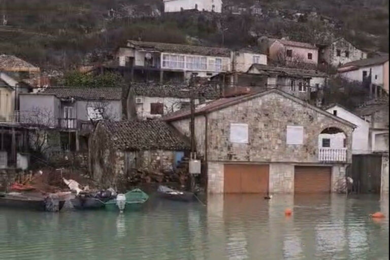 (VIDEO) Izlilo se Skadarsko jezero: Vranjina pod vodom