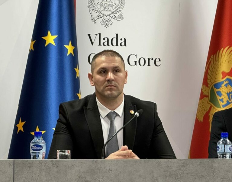 UP: Šćepanović naložio da policija u saradnji sa upravama škola sat prije početka nastave vrši provjeru