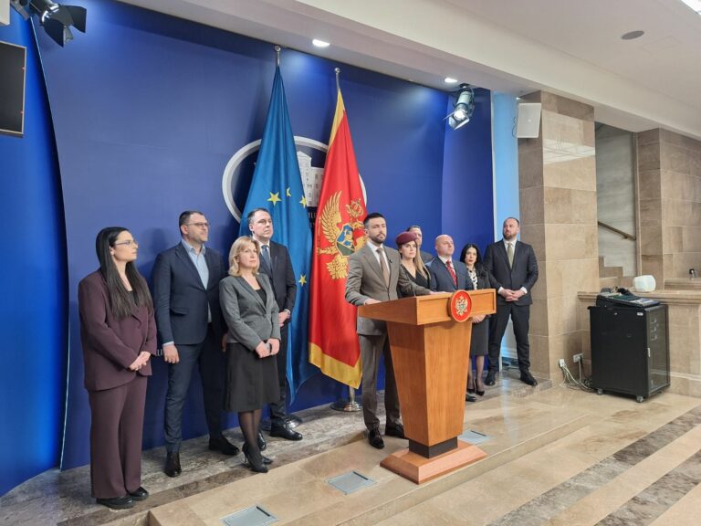 Objavljeni imovinski kartoni poslanika DPS-a