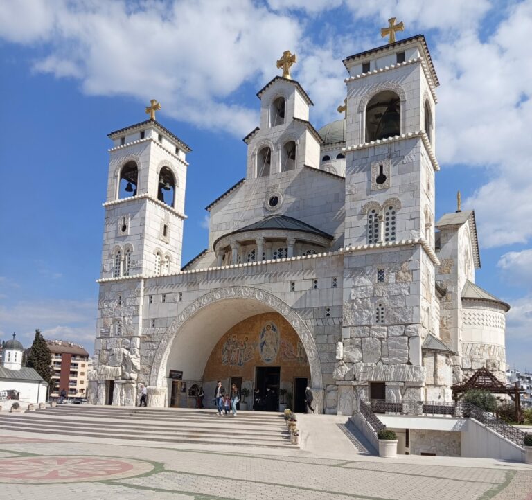 MCP: Kampanja protiv Crkve i dalje ima veliki prostor, uz širenje neistina o njenom uticaju na društvene procese