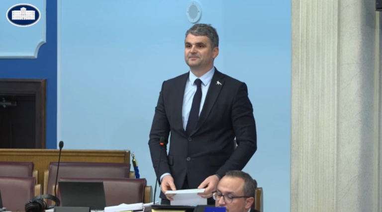Čapuni objavio svoje diplome: Nepodoban i prije i poslije 30. avgusta 2020. godine, ali ponosan svakako