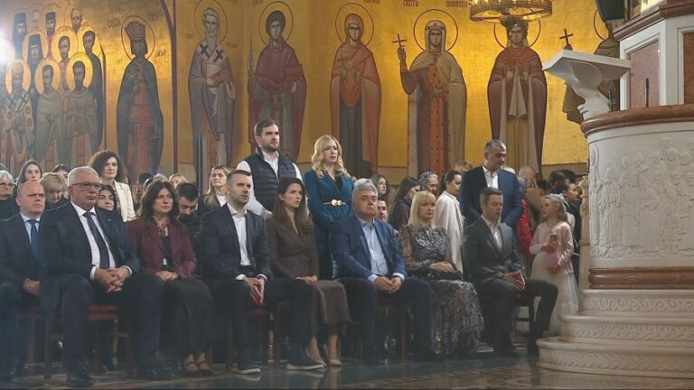 Spajić i Mandić na vaskršnjoj liturgiji u Hramu Hristovog Vaskrsenja