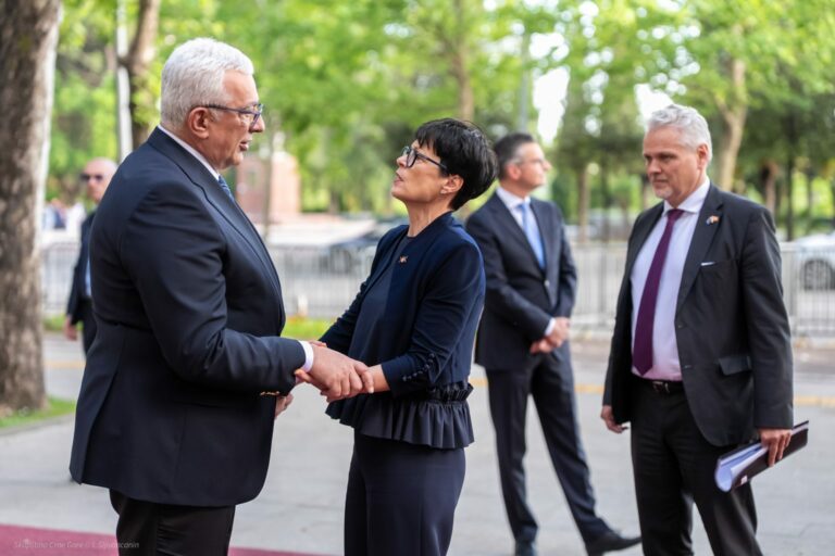Mandić sa komesarkom Kos: Moja politika je ujediniteljska